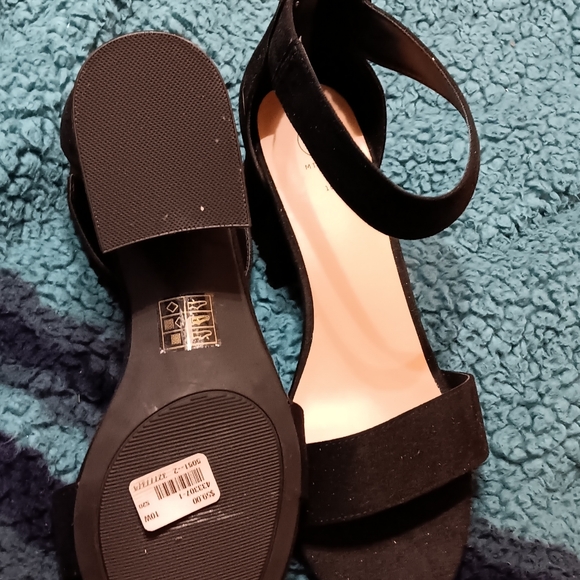 Open toe shoes - Picture 2 of 3